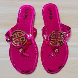 Cute Medallion Bright Pink Thong Sandals. Makes any Outfit looks Stylish.🔥